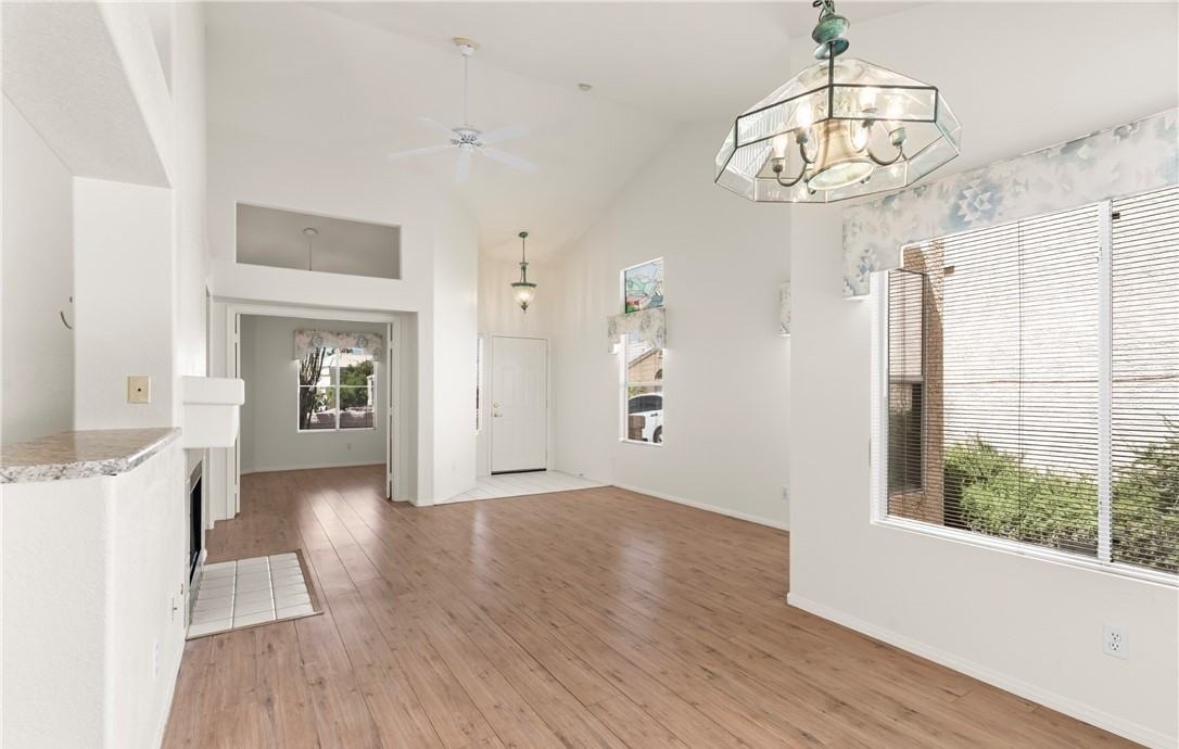 2533 Cortina Ave - Photo 6 of 12