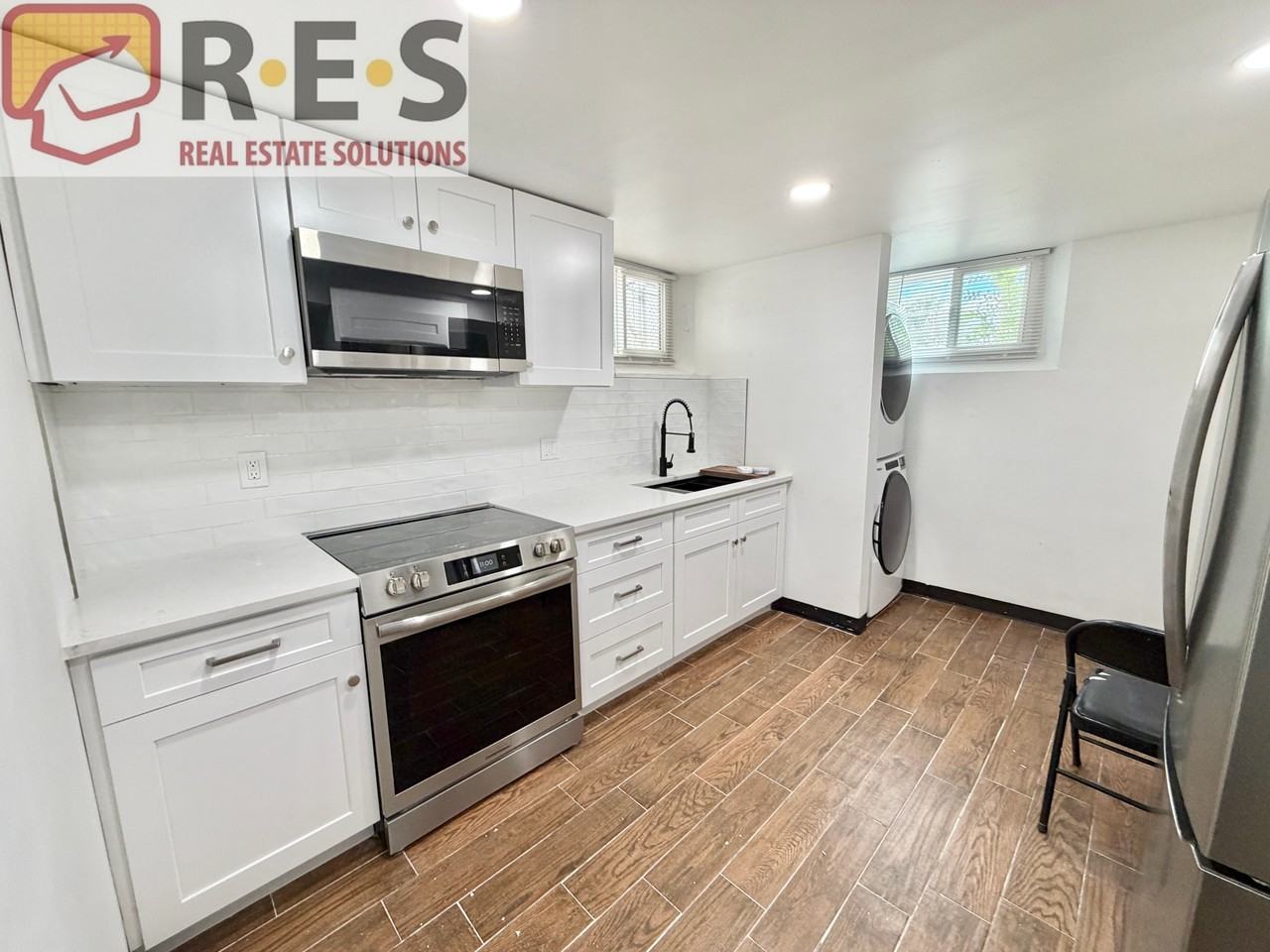 2431 S York St #B - Photo 2 of 9