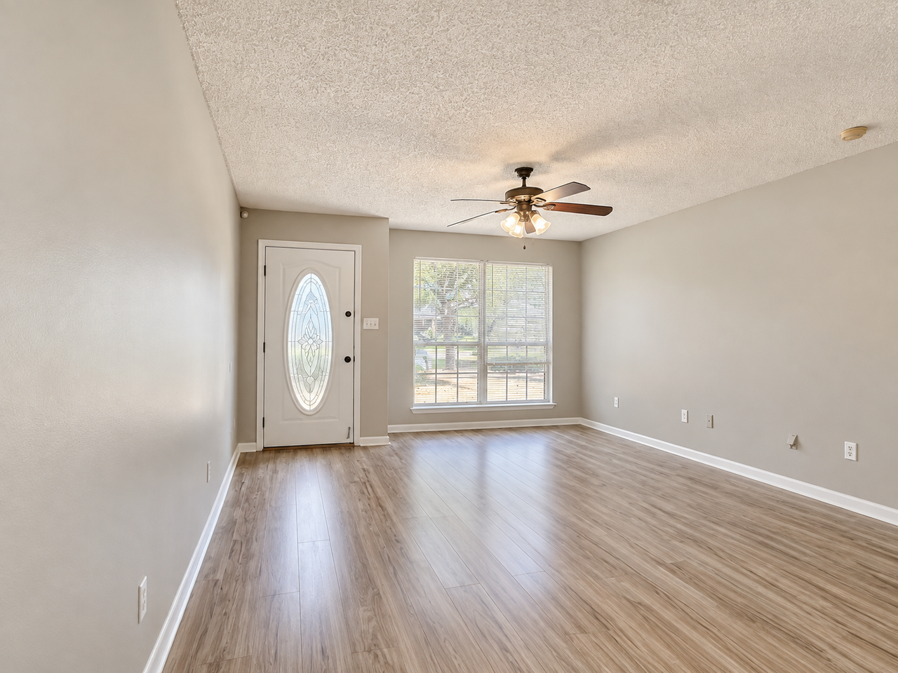 2 Kim Ln - Photo 2 of 7