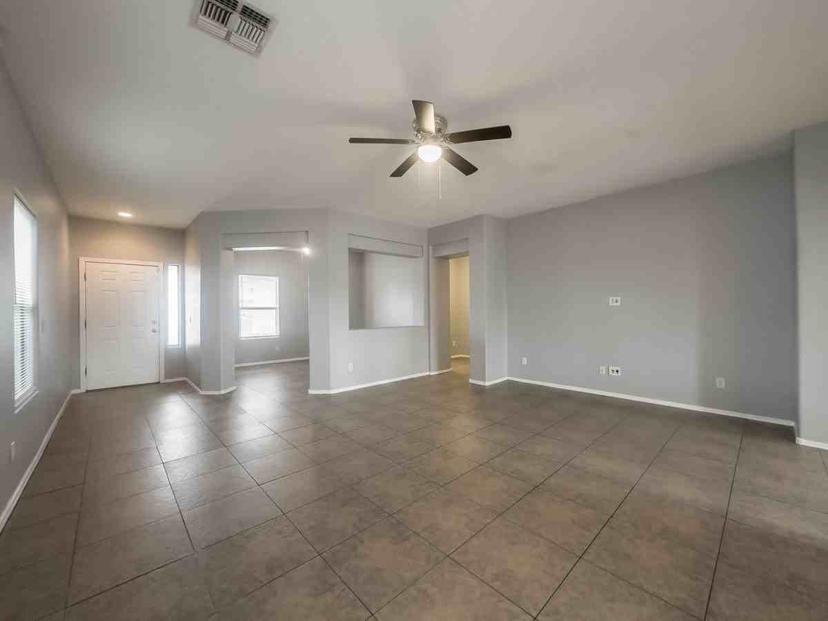 13009 W Sheila Ln - Photo 3 of 22