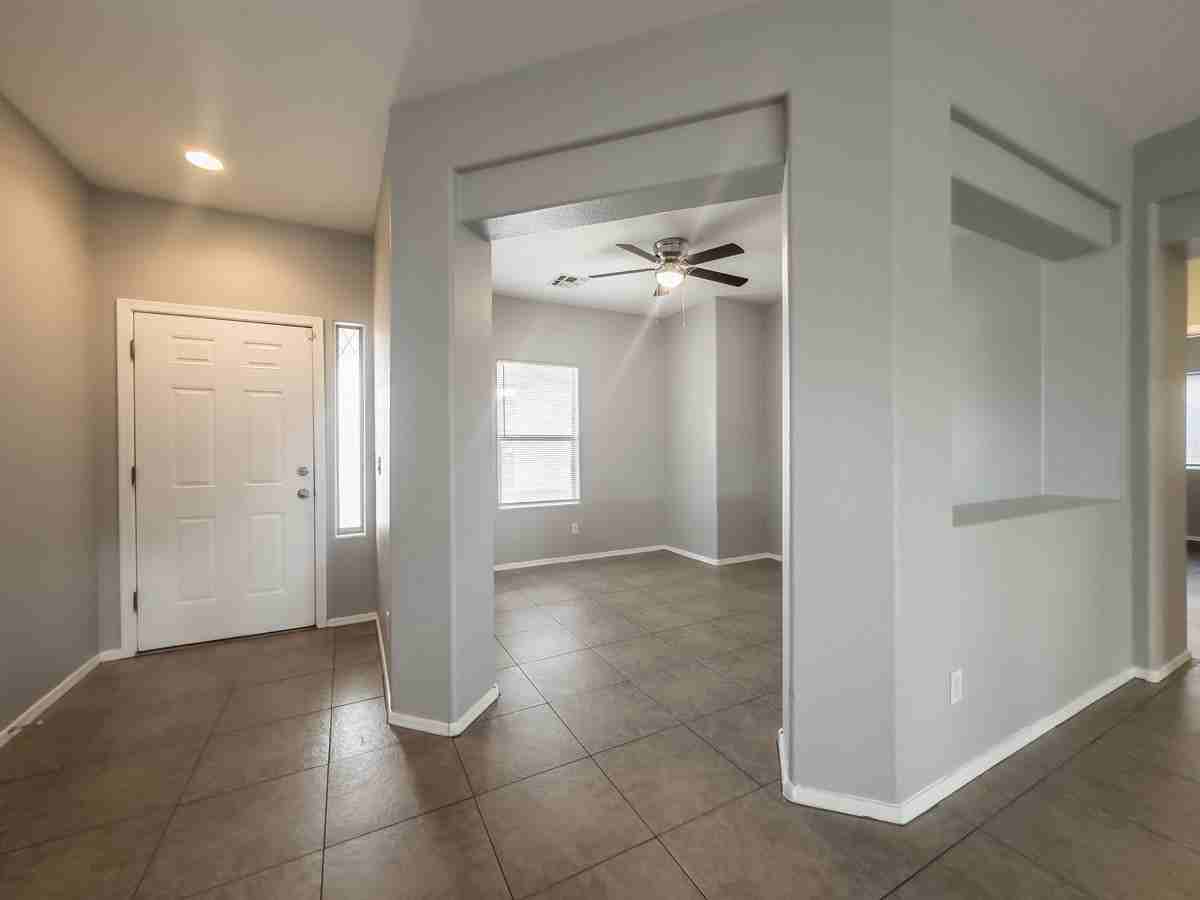13009 W Sheila Ln - Photo 4 of 22