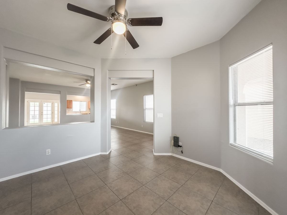 13009 W Sheila Ln - Photo 5 of 22