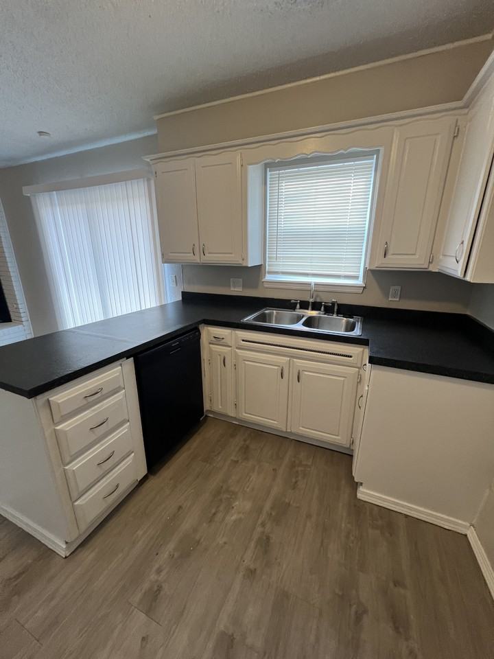 24 Allenhurst Ave - Photo 7 of 18
