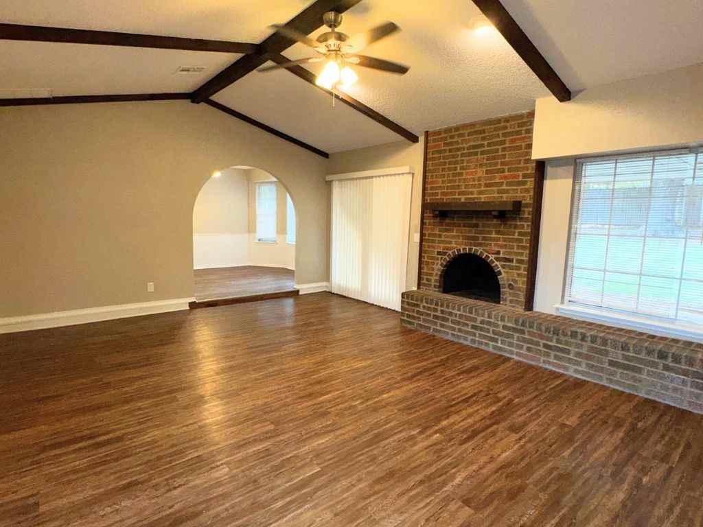 330 N Lakeside Ter - Photo 5 of 24