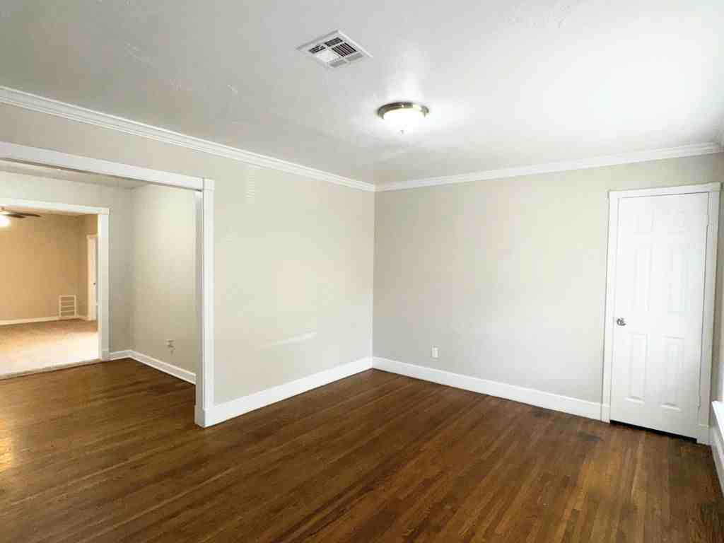 6009 Nw 55th St - Photo 4 of 17