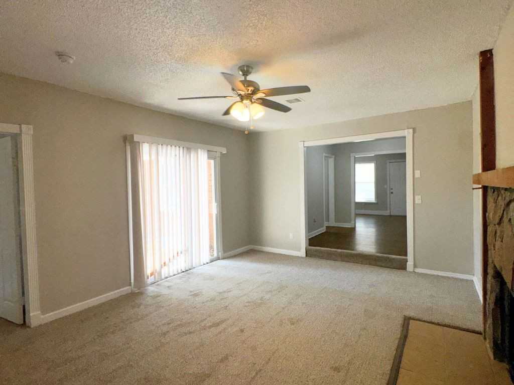 6009 Nw 55th St - Photo 7 of 17