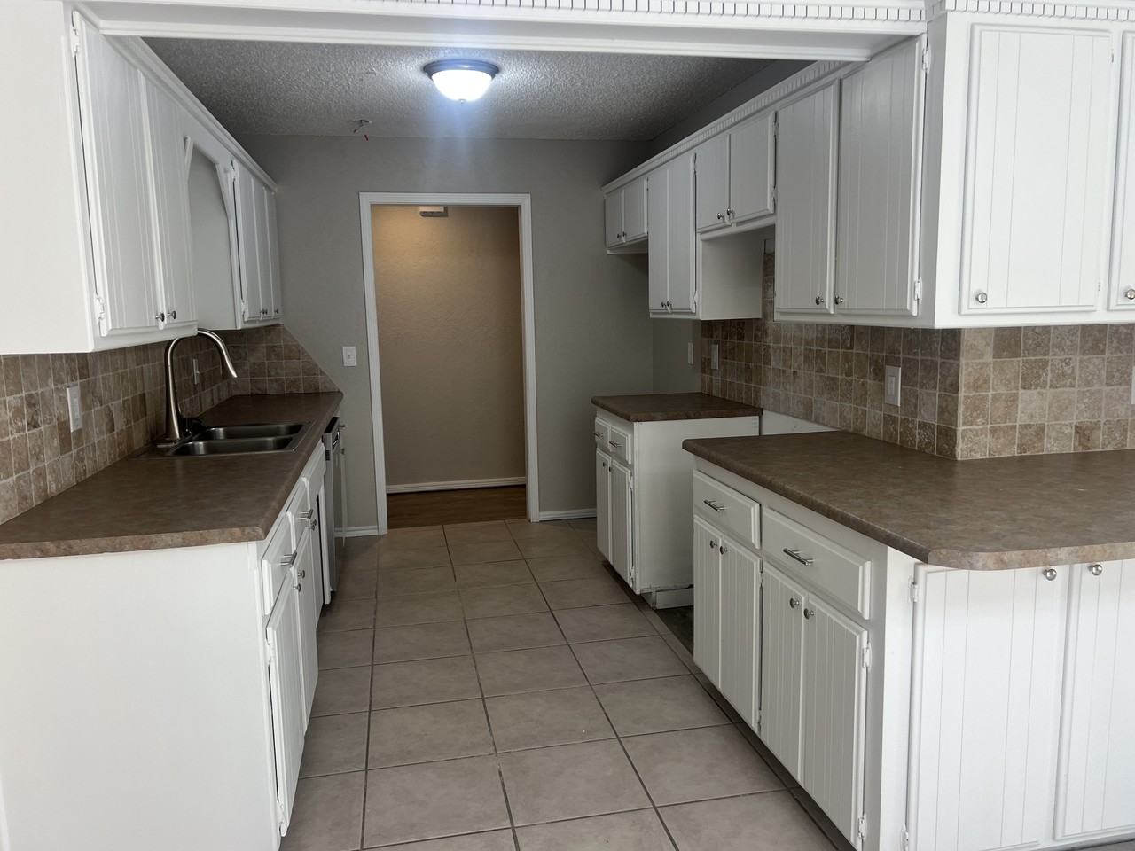11300 N Eagle Ln - Photo 3 of 12