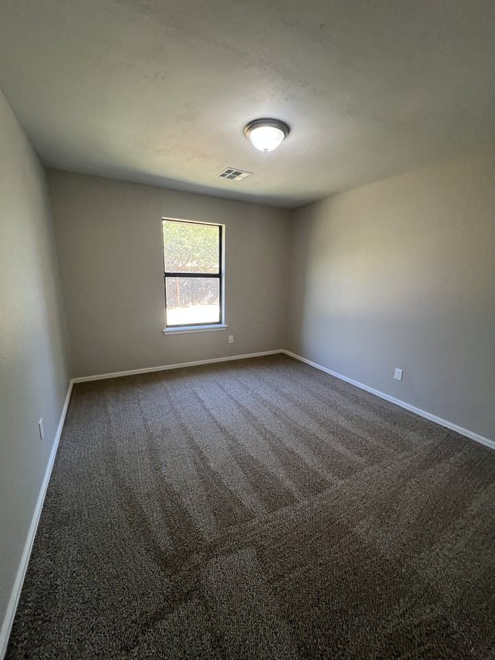 11300 N Eagle Ln - Photo 7 of 12