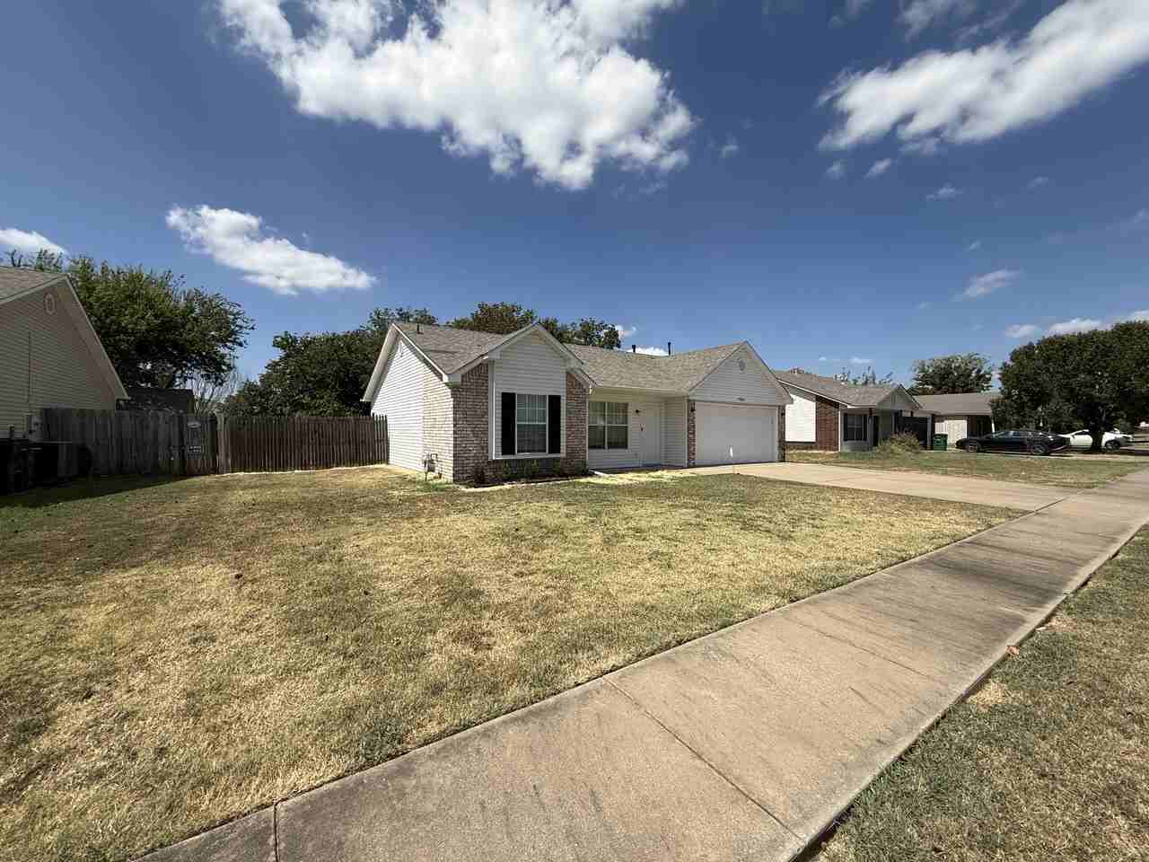 9006 N 149th East Ave - Photo 3 of 20