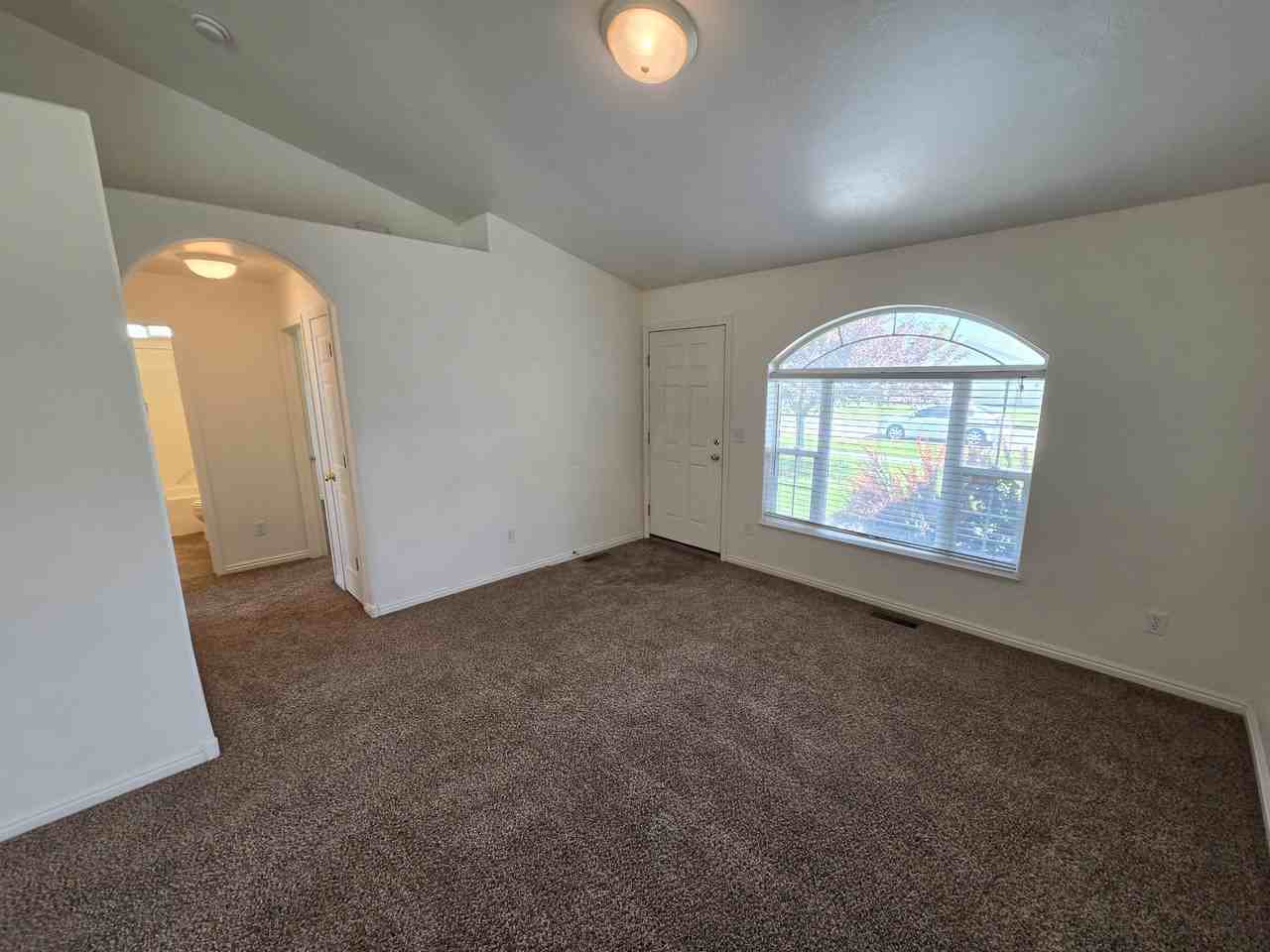 222 Robison Dr - Photo 3 of 15