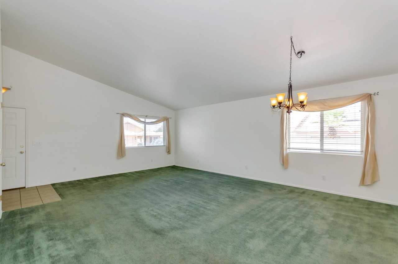 894 N Sugar Maple Pl - Photo 7 of 29