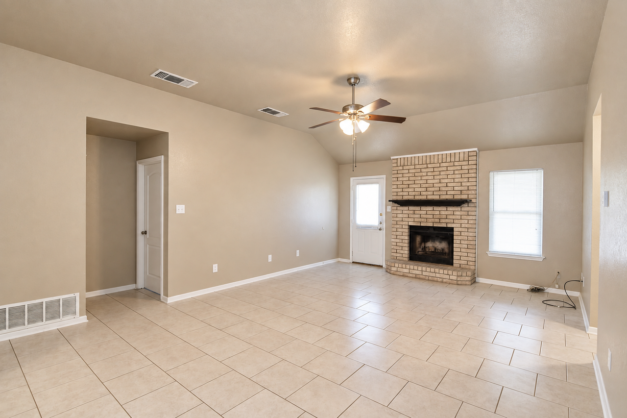 4605 Frontier Trl - Photo 6 of 15