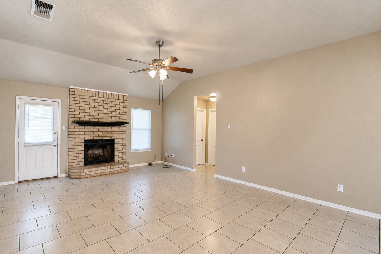 4605 Frontier Trl - Photo 7 of 15