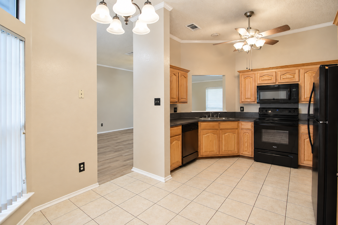 2502 Willow Springs Rd - Photo 5 of 17