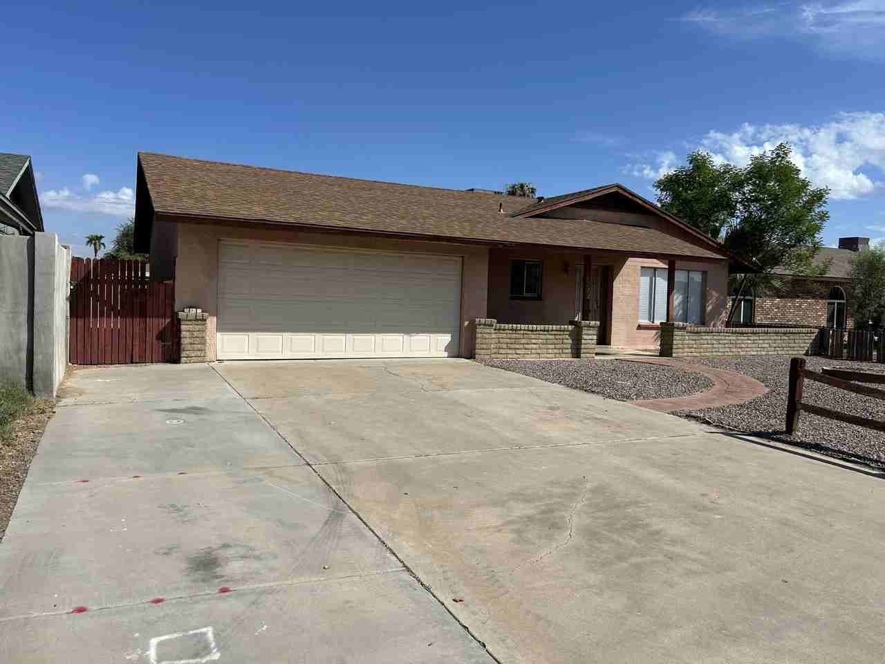 7222 W Rose Ln - Photo 2 of 36