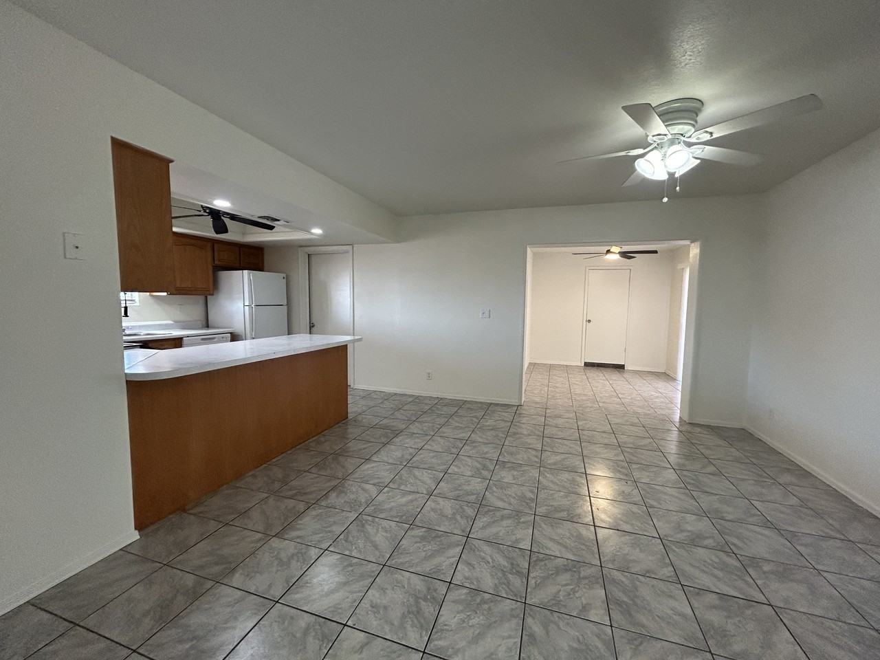 7222 W Rose Ln - Photo 7 of 36