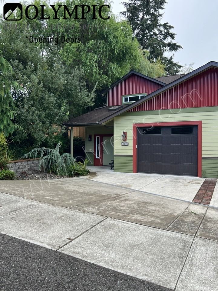 1403 5th Ave Se - Photo 3 of 32