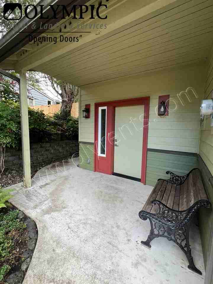 1403 5th Ave Se - Photo 4 of 32
