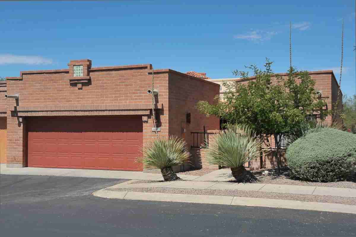 6563 N Calle Sin Nombre - Photo 2 of 27