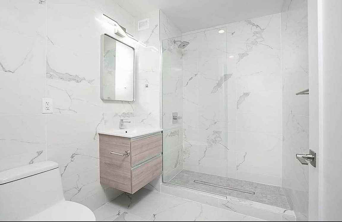 2333 Astoria Blvd - Photo 3 of 7