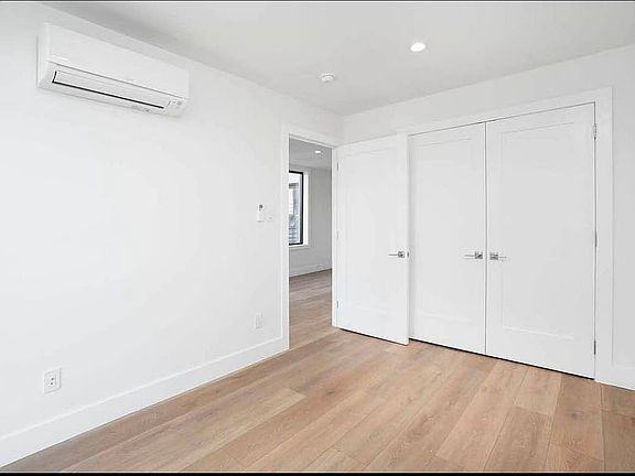 2333 Astoria Blvd - Photo 6 of 7