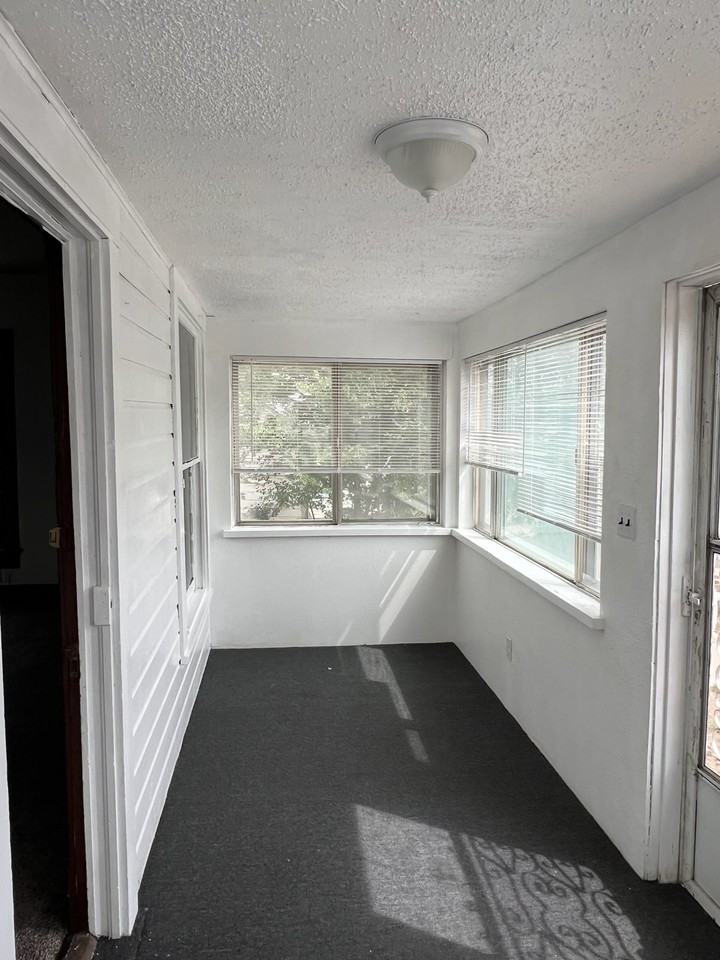 221 Harrison Ave - Photo 2 of 15