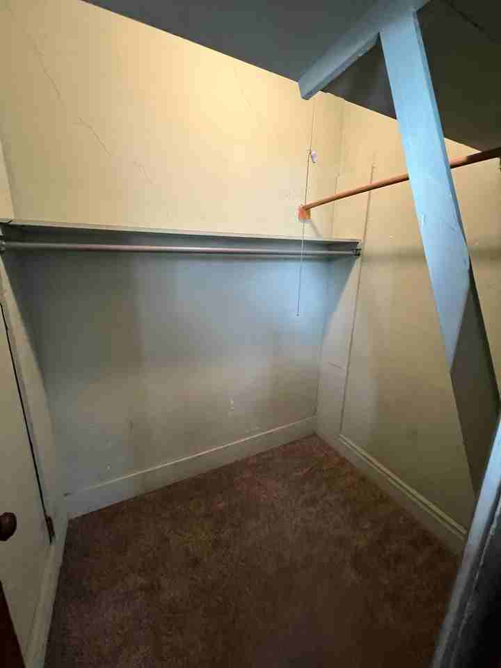 221 Harrison Ave - Photo 5 of 15