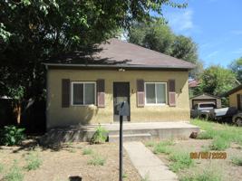 featured image of 810 W 2nd St
