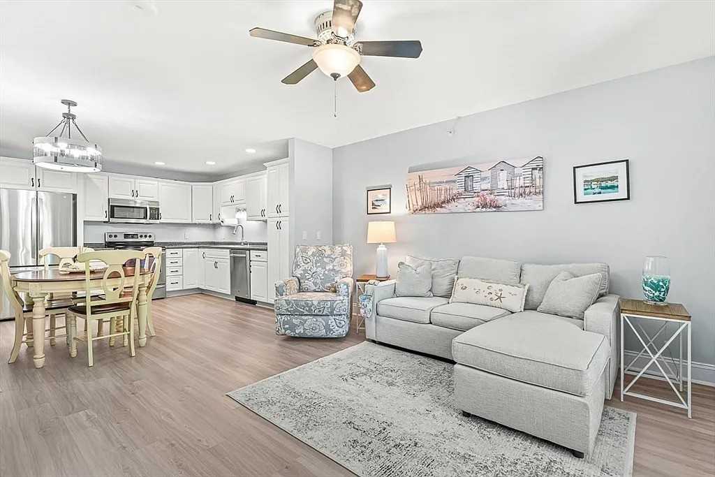 135 Beach Rd #B306 - Photo 6 of 18