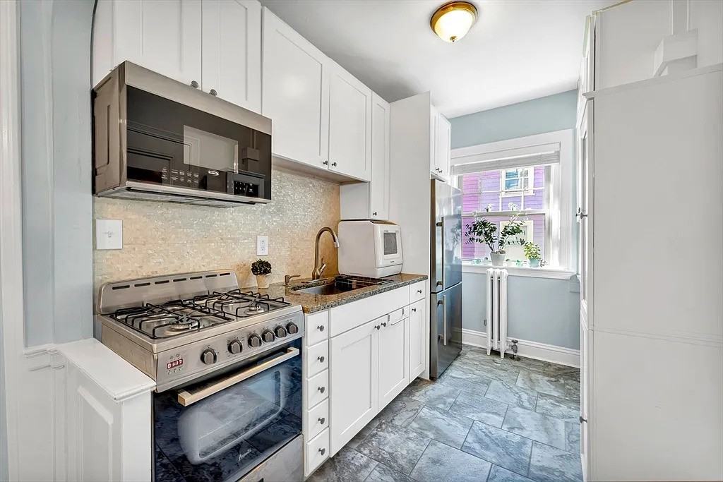 20 Chestnut St #205 - Photo 4 of 11