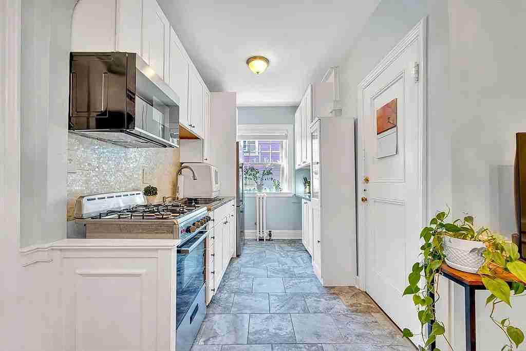 20 Chestnut St #205 - Photo 6 of 11