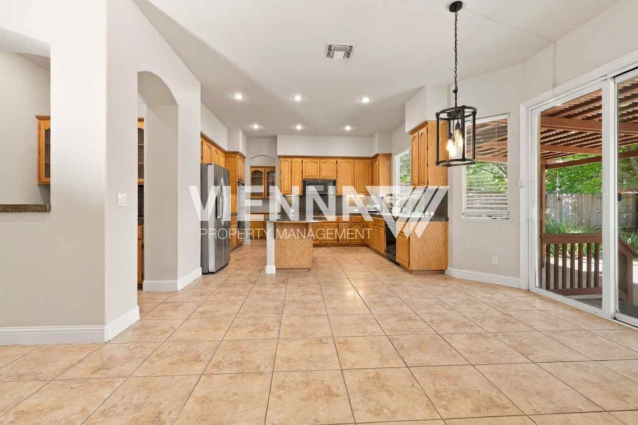 1747 Abbeyfeale Ct - Photo 4 of 25