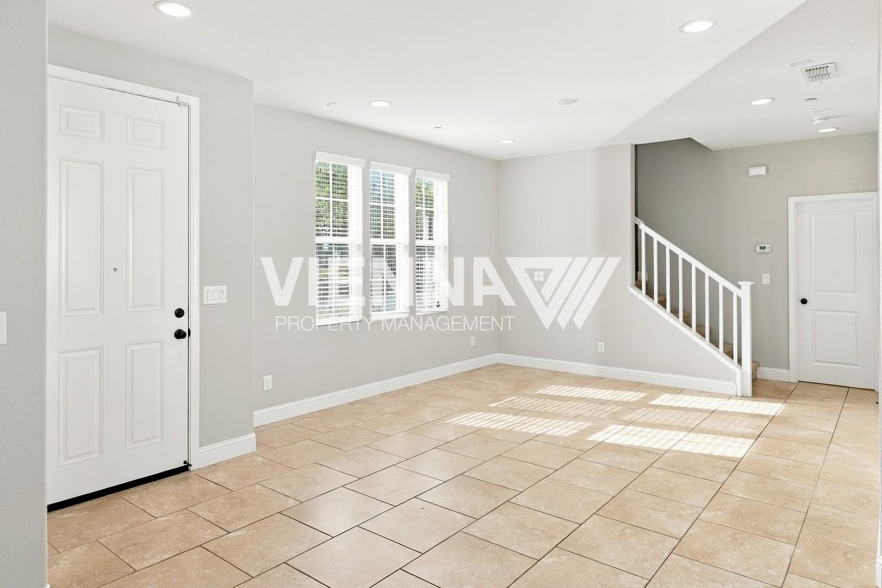 310 Colner Cir - Photo 3 of 16