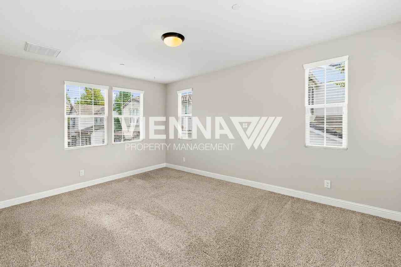 310 Colner Cir - Photo 7 of 16