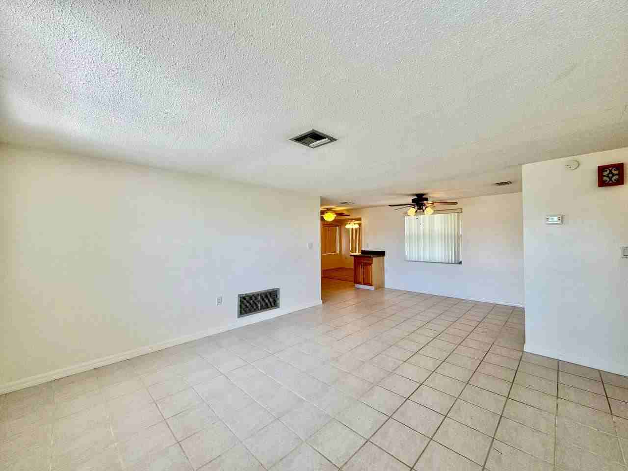 3131 Roxbury Dr - Photo 4 of 30