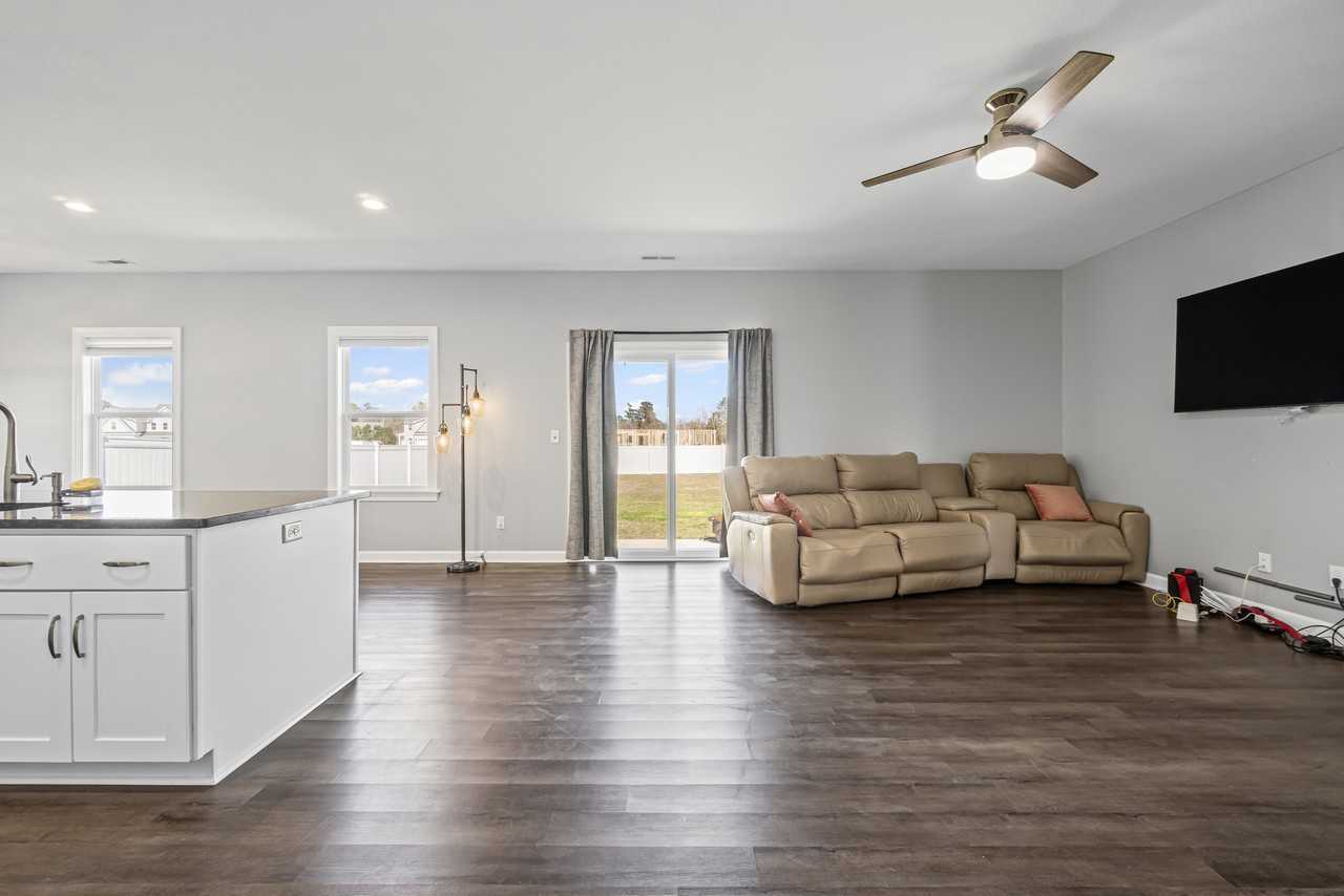 304 Sailors Way - Photo 7 of 18