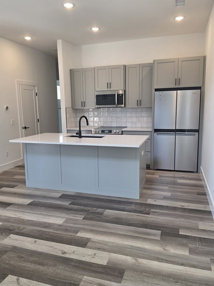 3 Mansfield Dr #3 - Photo 3 of 14