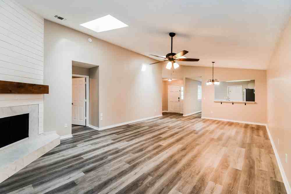 4357 Lake Woodbourne Dr S - Photo 5 of 16
