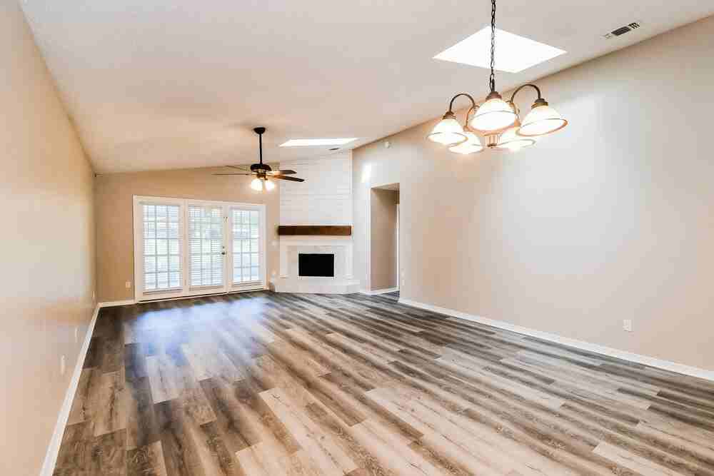 4357 Lake Woodbourne Dr S - Photo 6 of 16