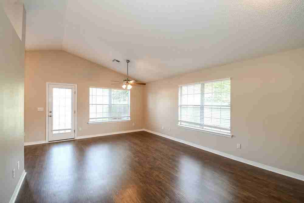 7326 Ironside Ct - Photo 3 of 16