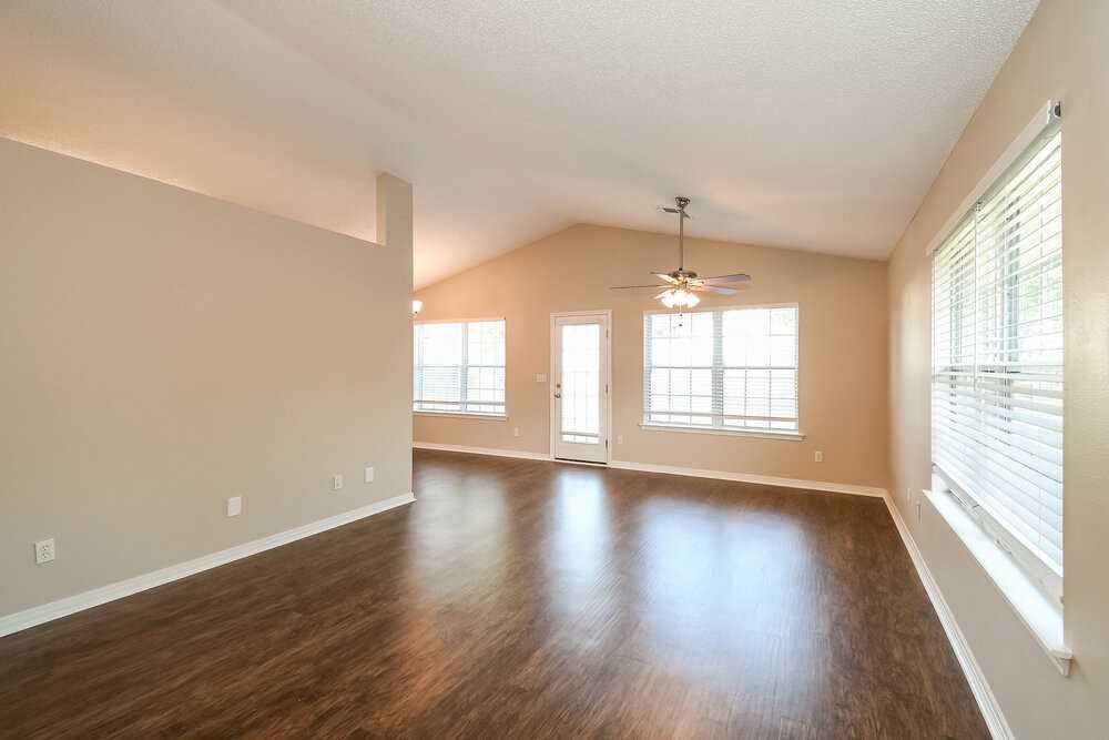 7326 Ironside Ct - Photo 4 of 16