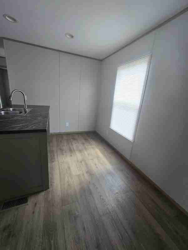1934 Boxwood Ln - Photo 4 of 16