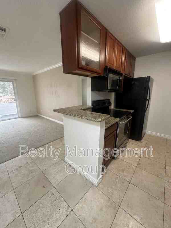 5417 Lake Murray Blvd #6 - Photo 6 of 16