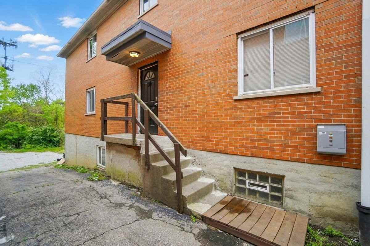 39 Wuest St #4 - Photo 2 of 10