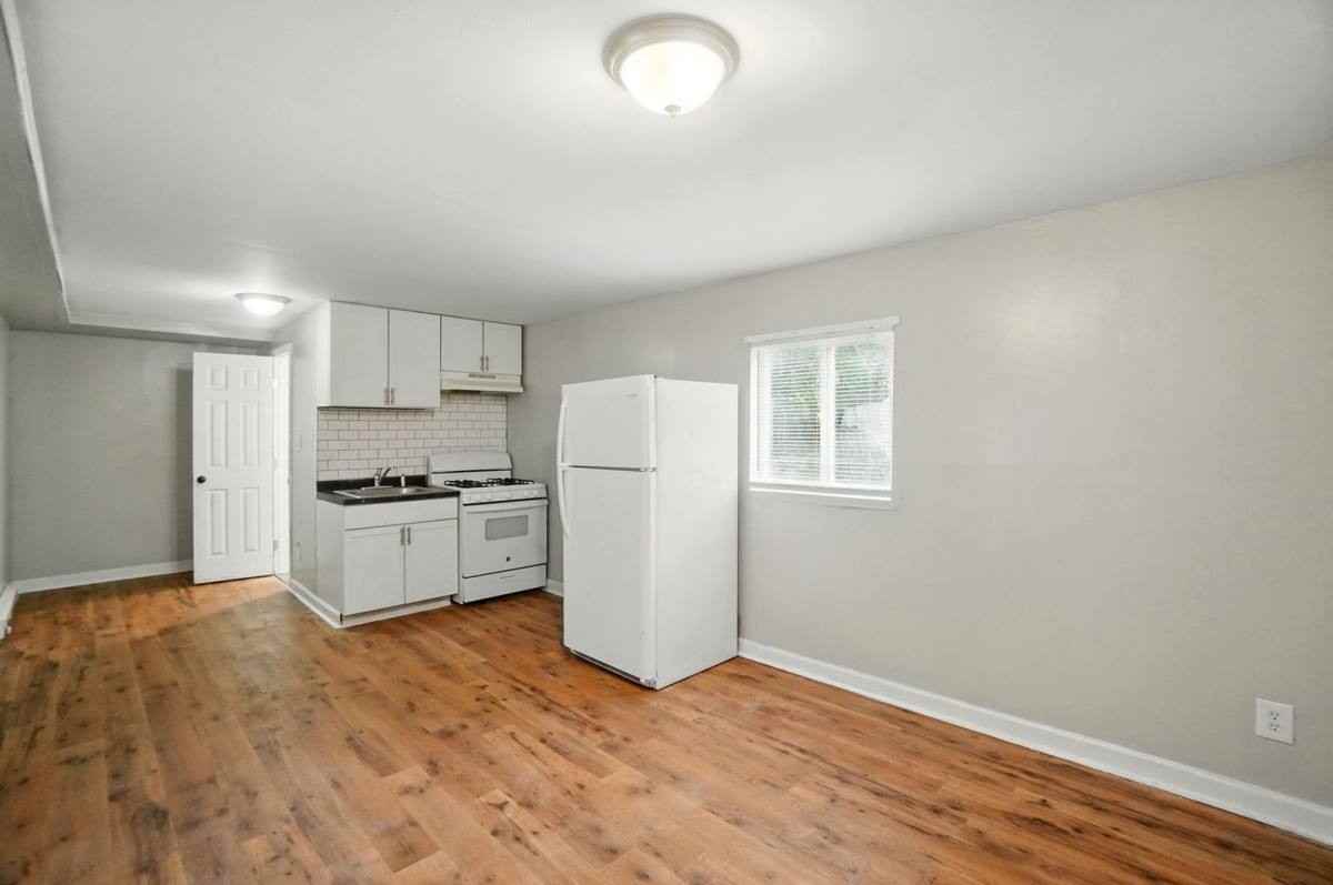 39 Wuest St #4 - Photo 5 of 10