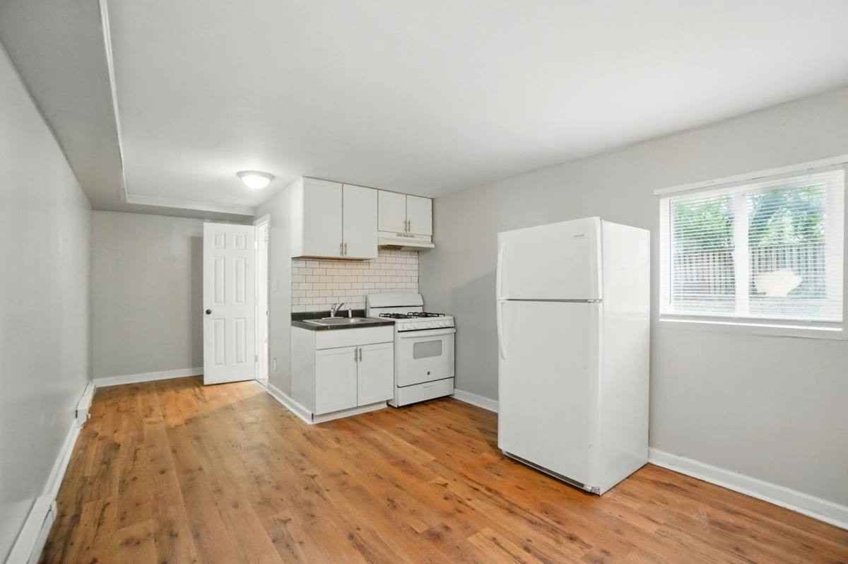 39 Wuest St #4 - Photo 6 of 10