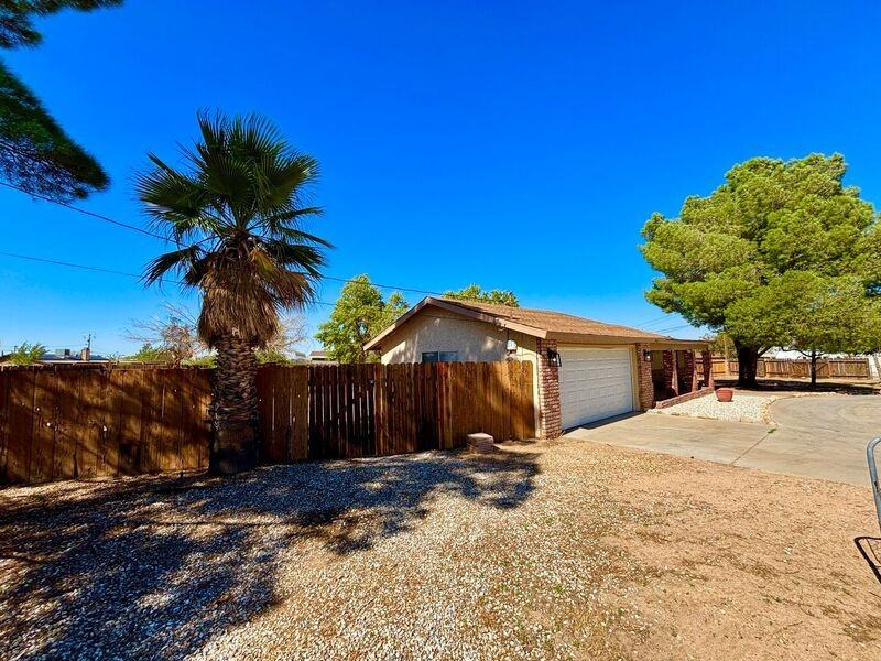 9472 Wasco Ave - Photo 2 of 28