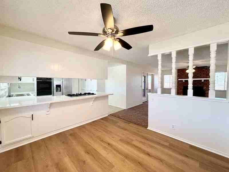 9472 Wasco Ave - Photo 7 of 28