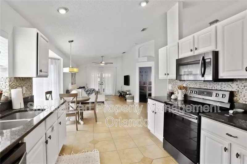111 Prince Pl - Photo 2 of 18