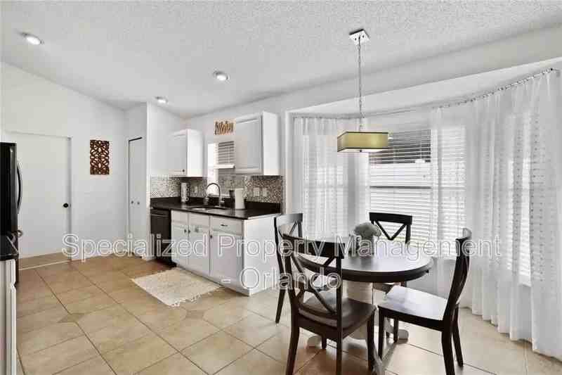 111 Prince Pl - Photo 4 of 18